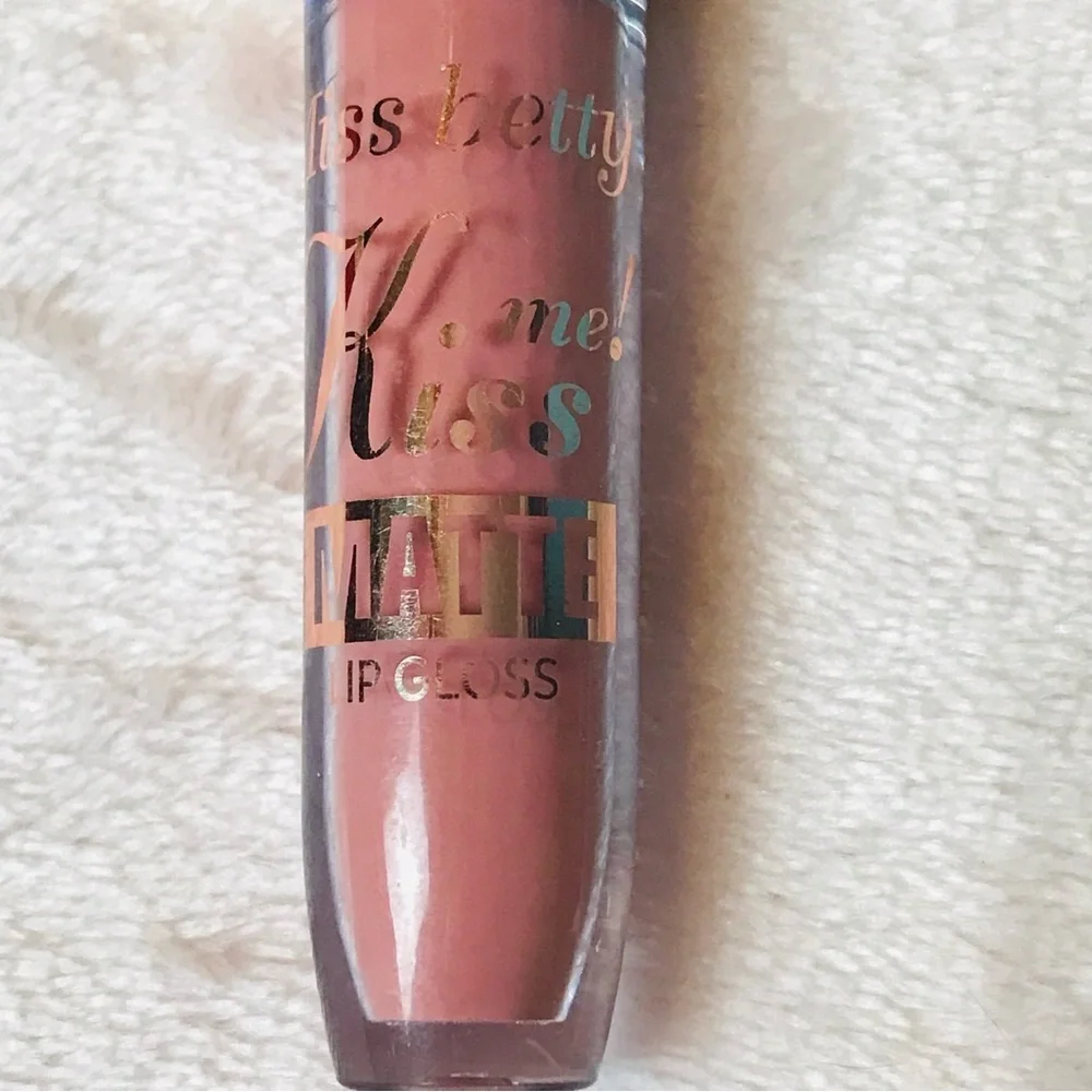 ✨✨5/$10✨✨ Miss Betty Kiss Me Matte Lip Gloss Long Lasting New Without Box.